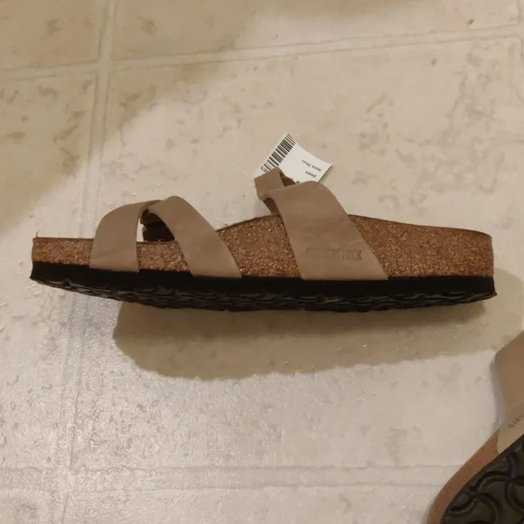 Birkenstock sz 38/7 - Picture 4 of 8